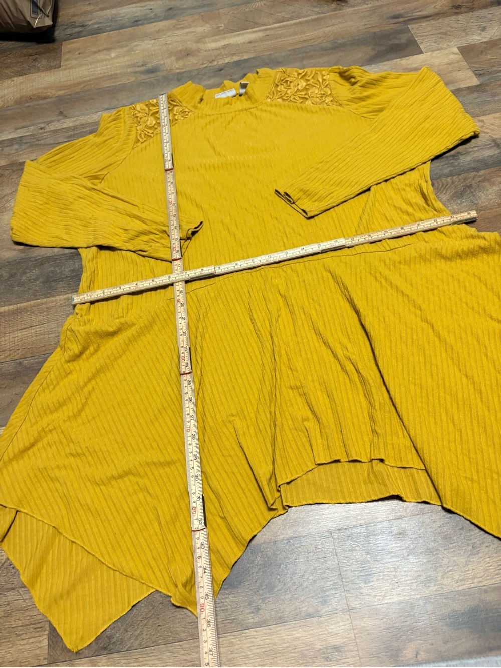βοΈ LOGO by Lori Goldstein Mustard Yellow Handkerchief Hem Lace Tunic βοΈ - Picture 2 of 6